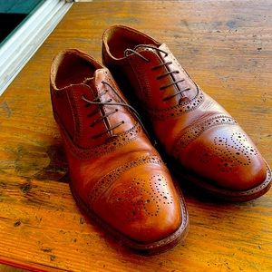 Wingtip shoes